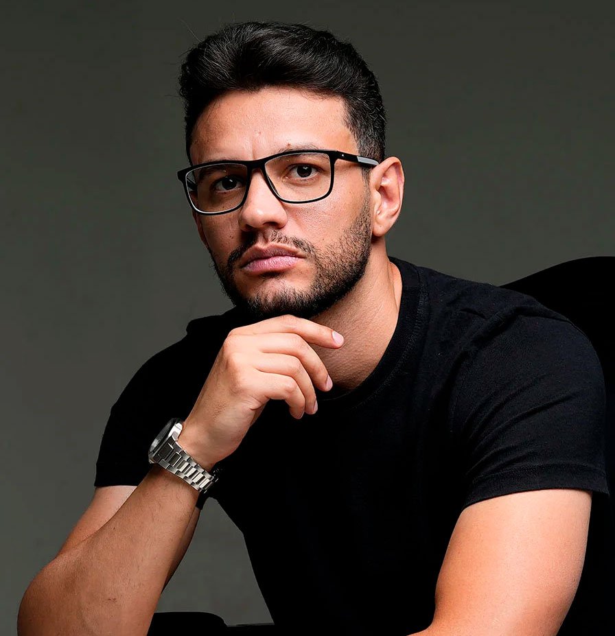 Kayan Ruiz - Especialista em Posicionamento Digital e Branding Corporativo